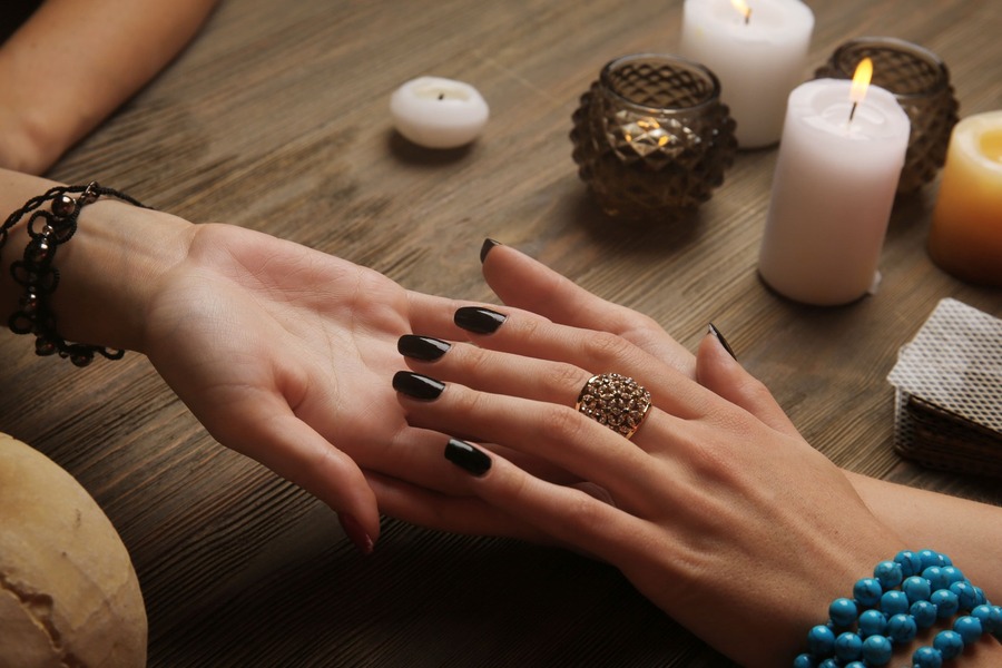 PSYCHICS & ASTROLOGY